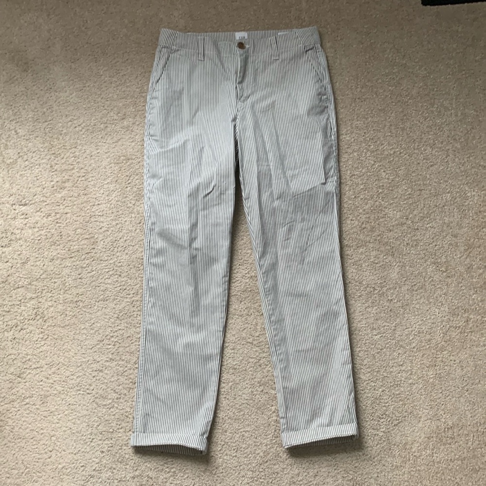 Gap Girlfriend Khaki pants, size 2